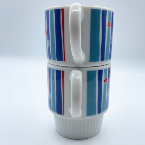Vintage 70s Stacking Cups Red Blue White Stripes Floral - Picture 9 of 13